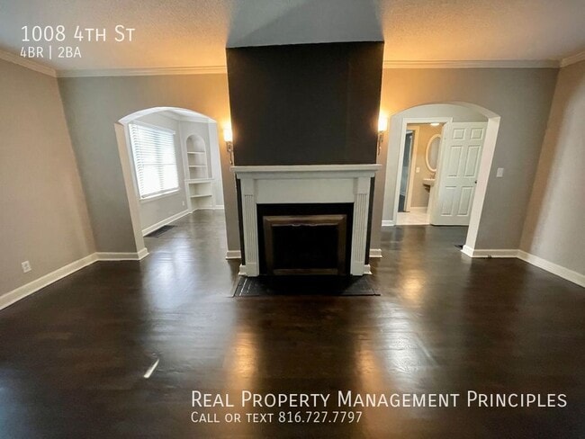 Building Photo - 1008 S 4 St