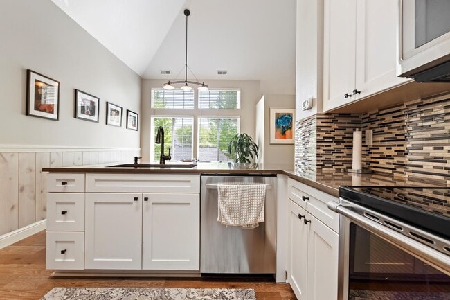 Building Photo - Luxury Condo in SE Boise's most desirable master planned community-Surprise Valley