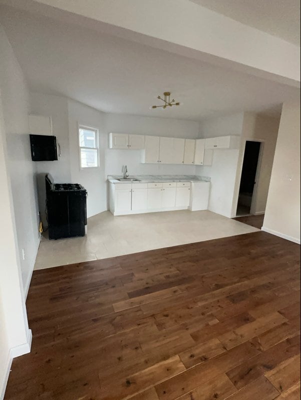 Building Photo - 826 S 15th St