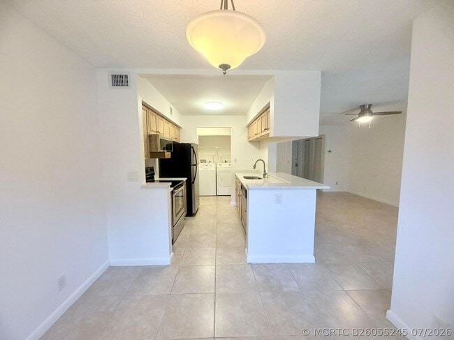 Building Photo - 9955 Westview Dr