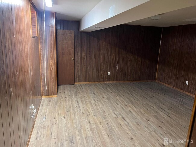 Building Photo - 304 Merrywood Dr