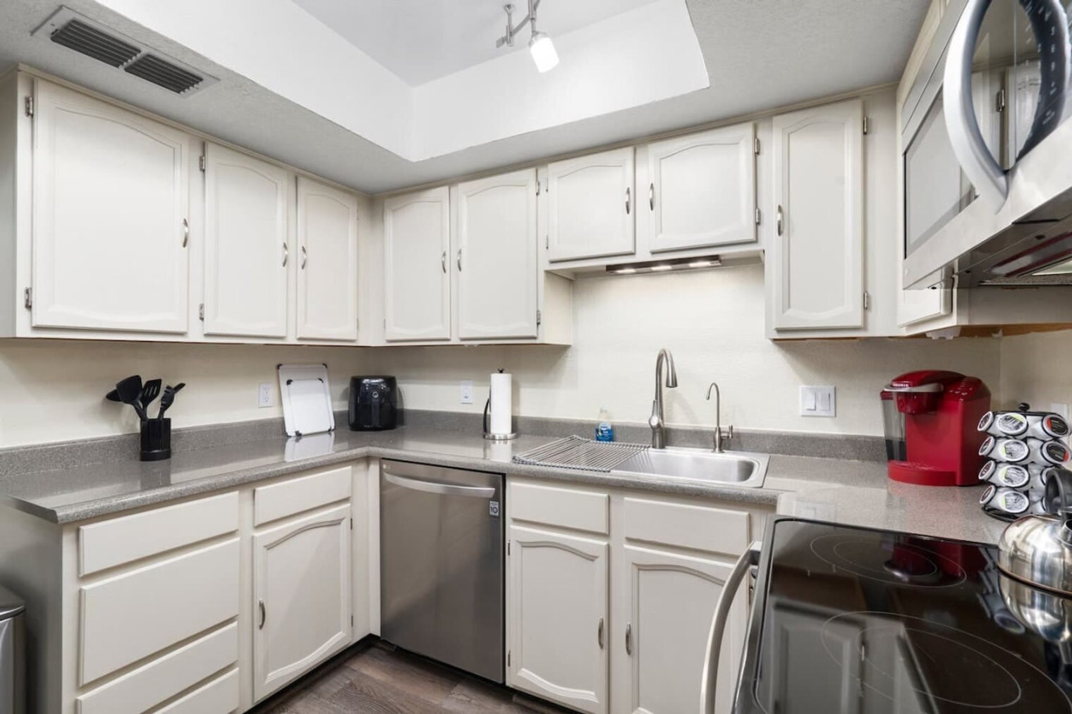 Building Photo - 8314 N 21st Dr