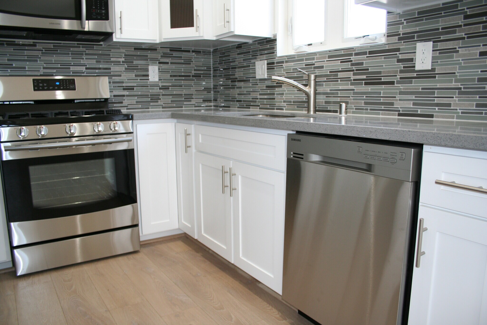 Building Photo - 5313 Riverton Ave