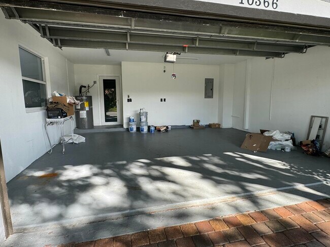 Building Photo - 10366 Buena Ventura Dr