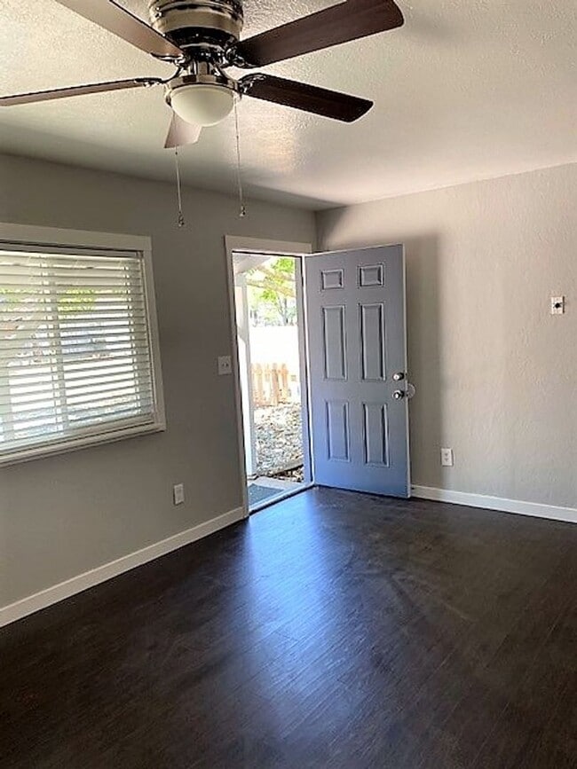Building Photo - 4th21077 (OTF)