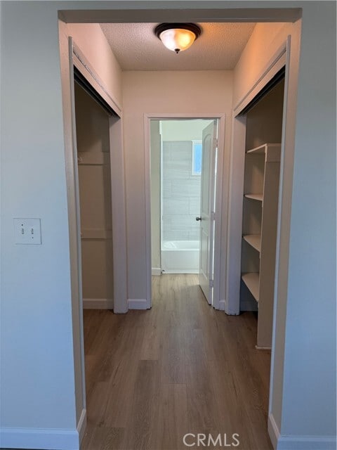 Building Photo - 558 S Benjamin St