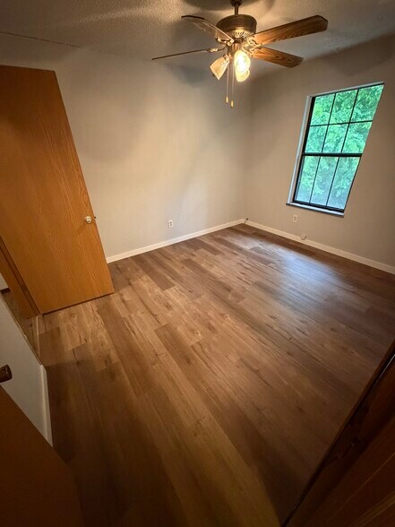 Master Bedroom - 1002 Cherokee St