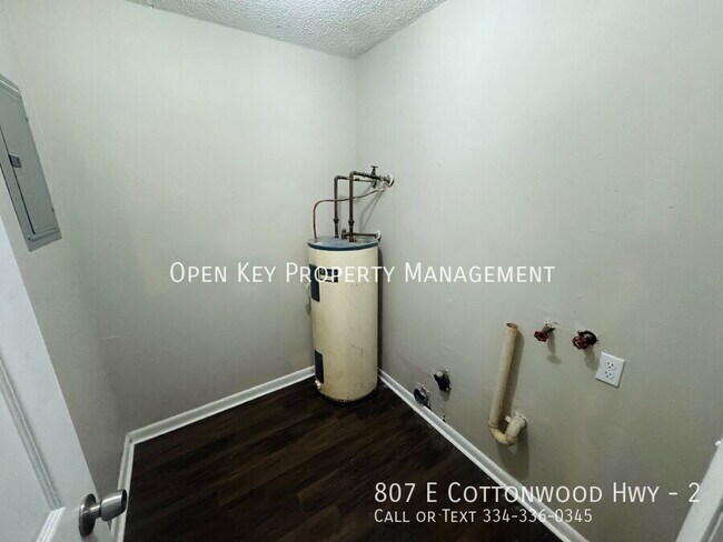 Building Photo - 807 E Cottonwood Rd