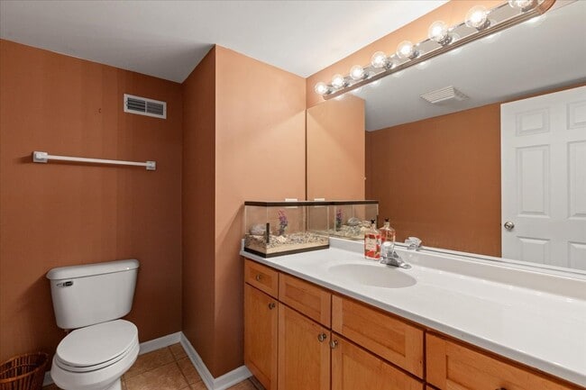 Building Photo - 3817 N Milwaukee Ave