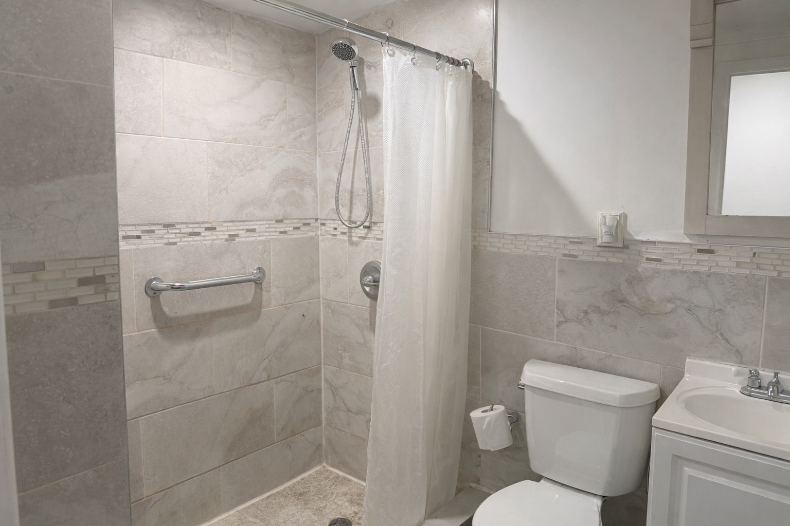 Building Photo - 15043 113th Ave