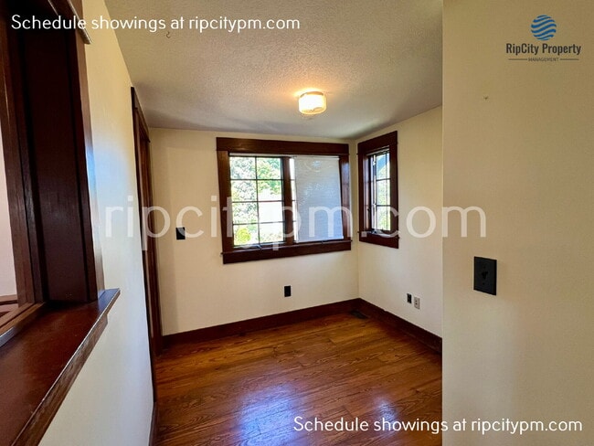Building Photo - 3125 SE 20th Ave
