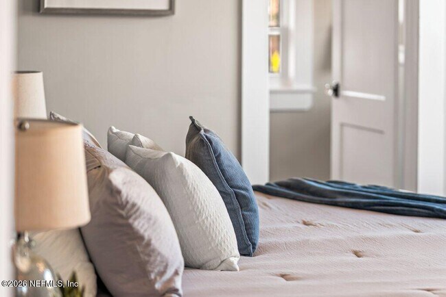 Building Photo - 2843 Oak St