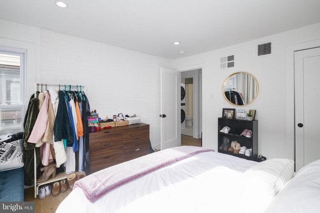 Building Photo - 1126 Lombard St