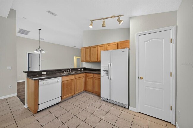 Building Photo - 839 Sandy Ridge Dr