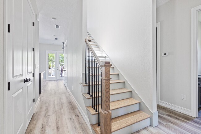 Building Photo - MODERN 4-BEDROOM TAMPA HOME | BUILT 2023 | FENCED YARD | PET FRIENDLY