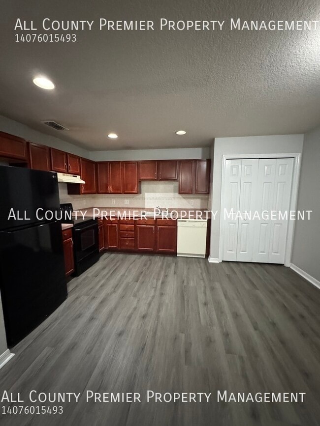 Building Photo - 2911 SE 52nd Ave