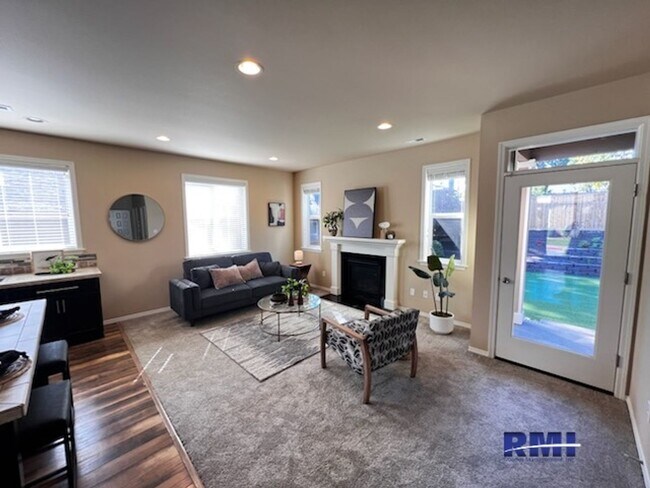 Building Photo - 11244 Borgen Loop NW