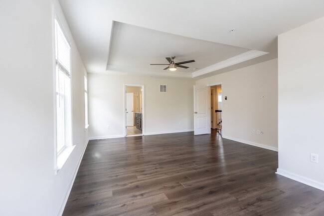 Building Photo - Beautiful 4 BR/3.5 BA Single-Family Home i...