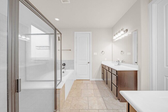 Building Photo - Welcome home to this beautiful home in the...