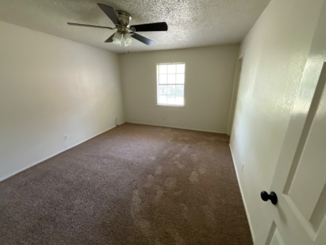 Building Photo - 5221 Kingston Dr