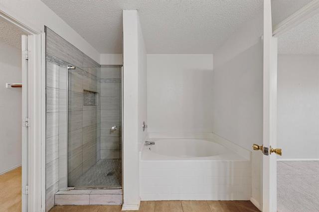 Building Photo - 2316 White Oak Dr