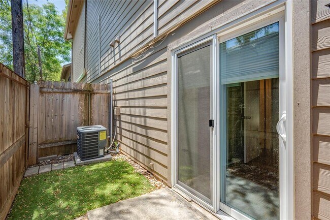 Building Photo - 3627 Menchaca Rd