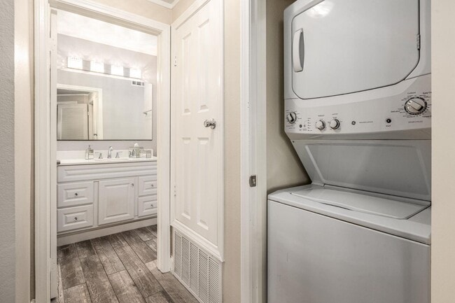 Building Photo - 3577 Paseo De Los Californianos