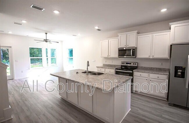 Building Photo - 30 Sandywoods Ct