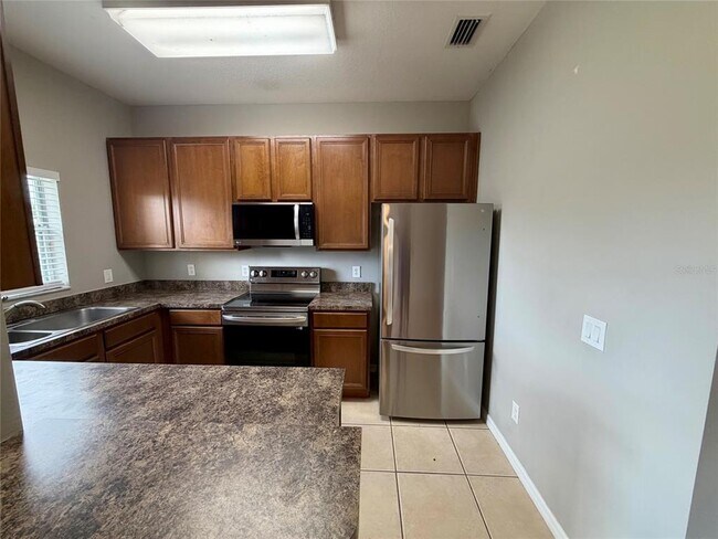 Building Photo - 1840 Retreat View Cir