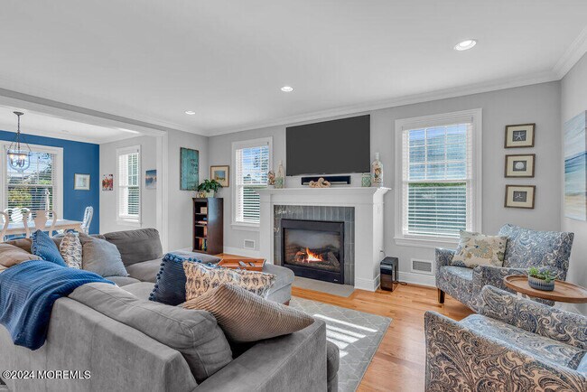 Building Photo - 300 Salem Ave