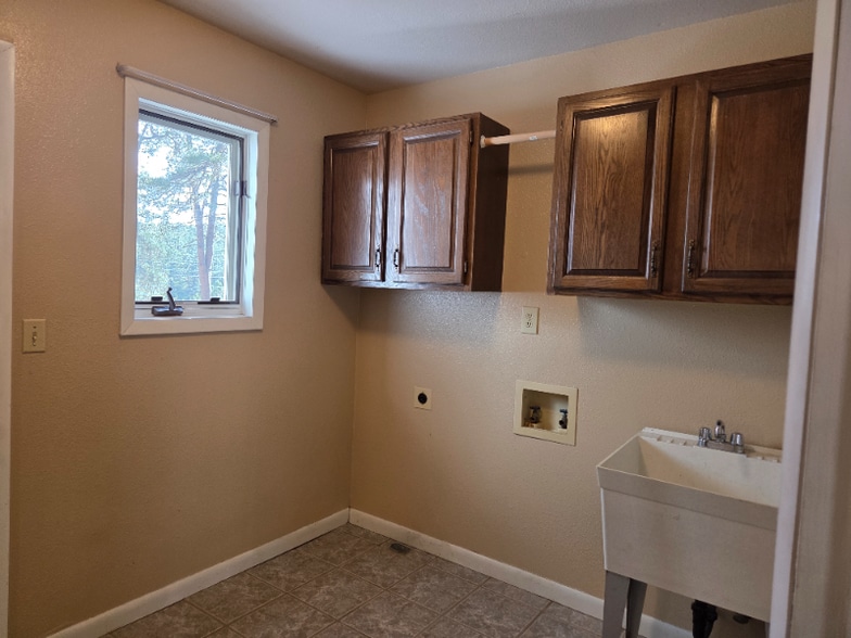 Building Photo - 4745 Shady Ln