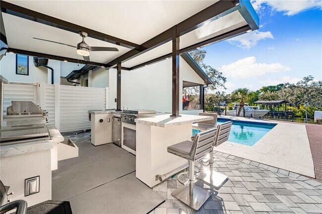 Building Photo - 2500 Monterey St