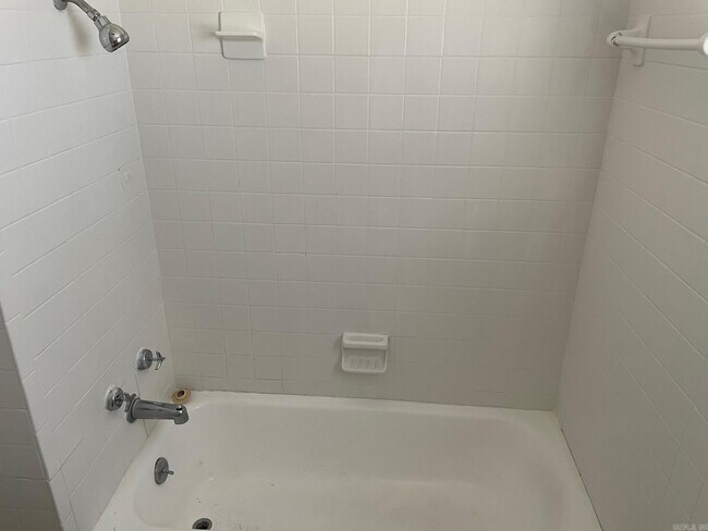 Building Photo - 3902 Mellene Dr
