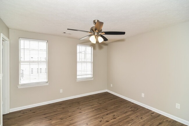 Building Photo - 104 River Bend Rd