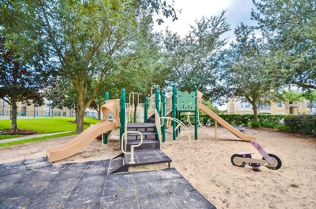 Building Photo - 2302 Butterfly Palm Way