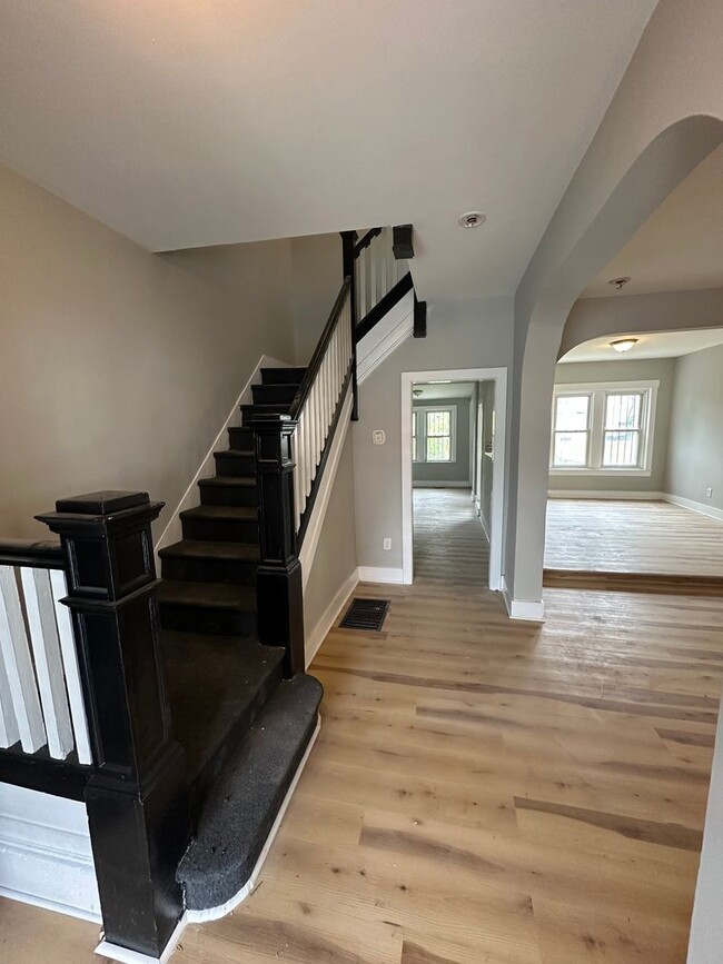 Building Photo - Beautifully Renovated 3-Bedroom Twin Home ...