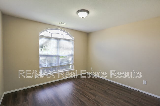 Building Photo - 1071 Evergreen St
