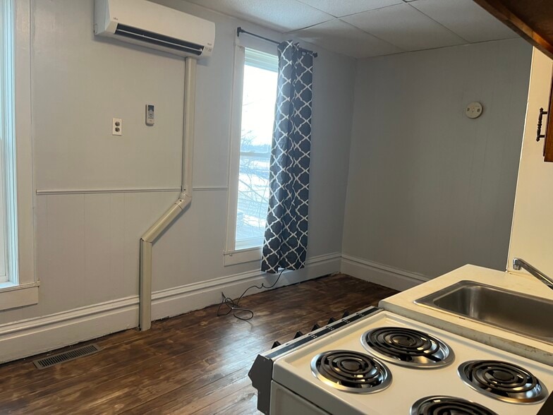 Building Photo - 823 Washington St