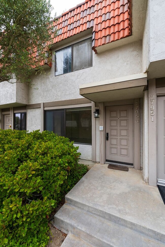 Building Photo - RPV Remodeled 2 bed 3 bath townhome in gat...