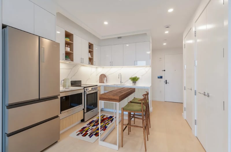 Building Photo - 3880 9th Ave