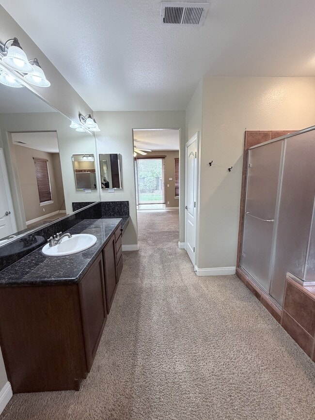 Building Photo - 615 Royal Windsor Ct