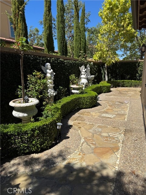 Building Photo - 80 Cipresso