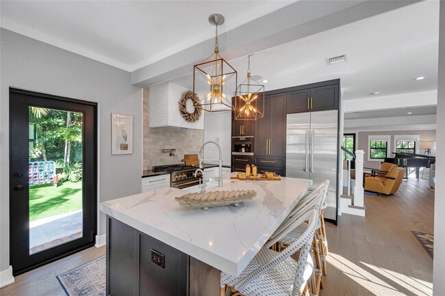 Building Photo - 450 N Swinton Ave