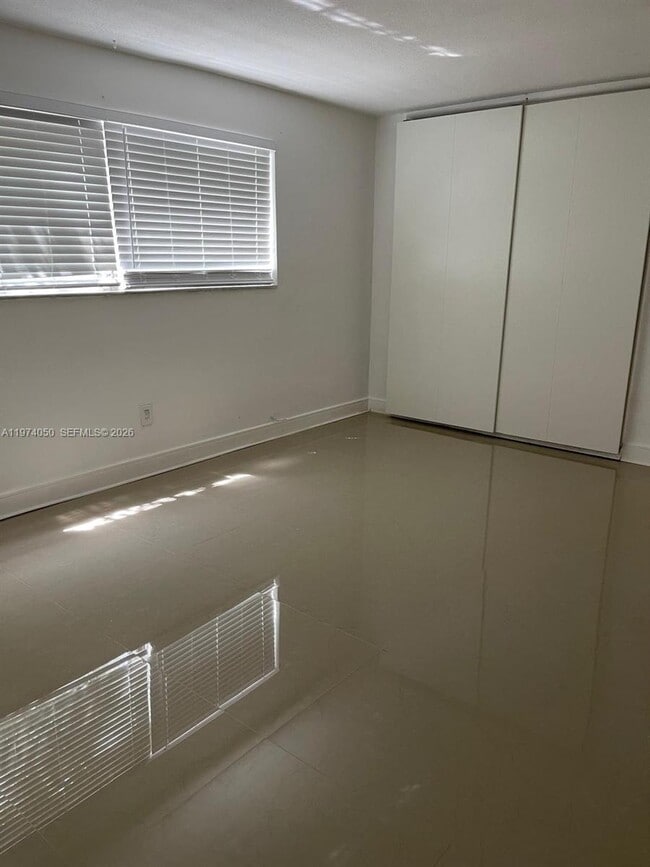 Building Photo - 1120 102nd St