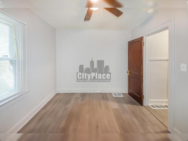 Building Photo - 1465 W 34th St