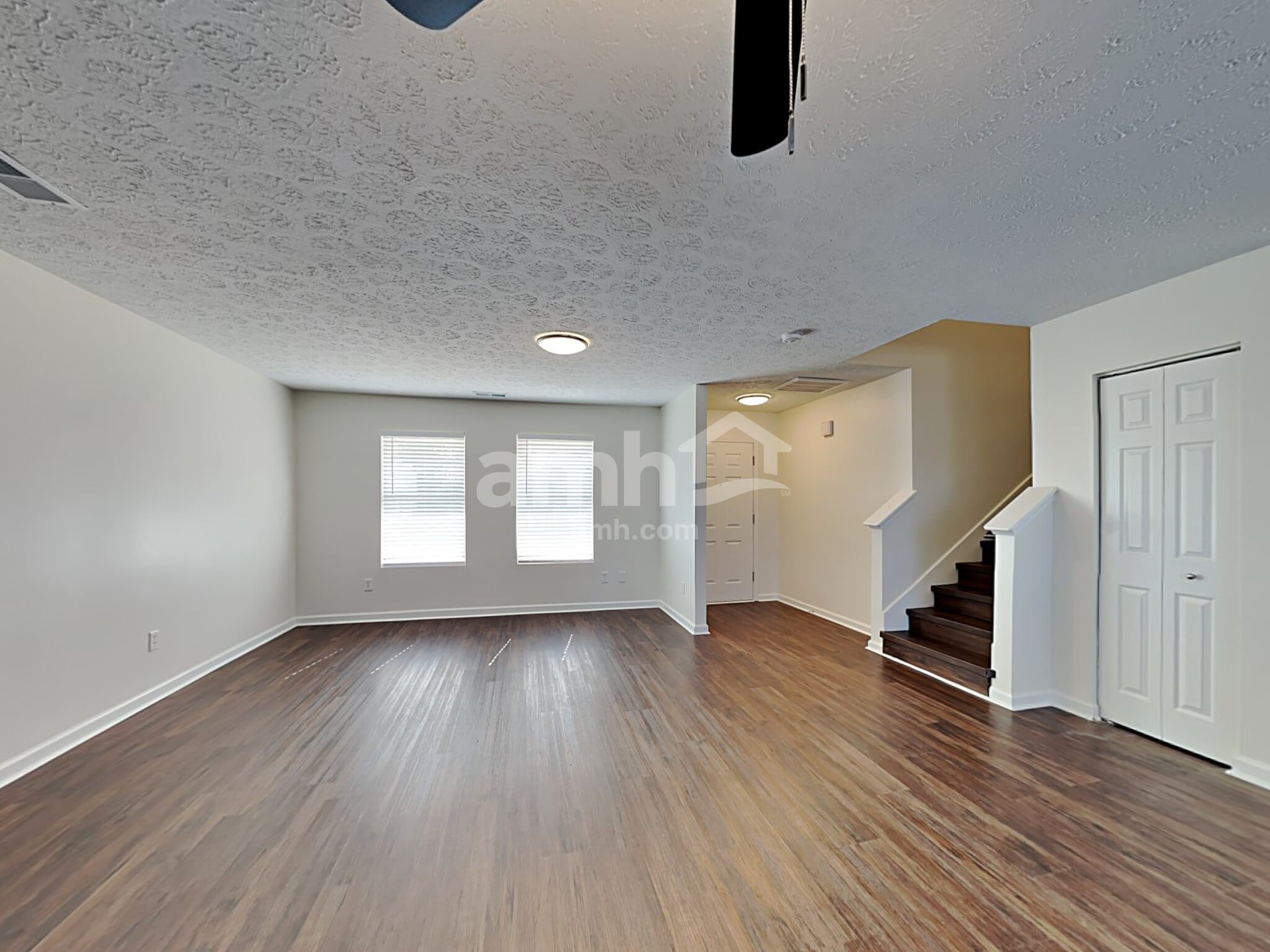 Building Photo - 2648 Sutherland Dr