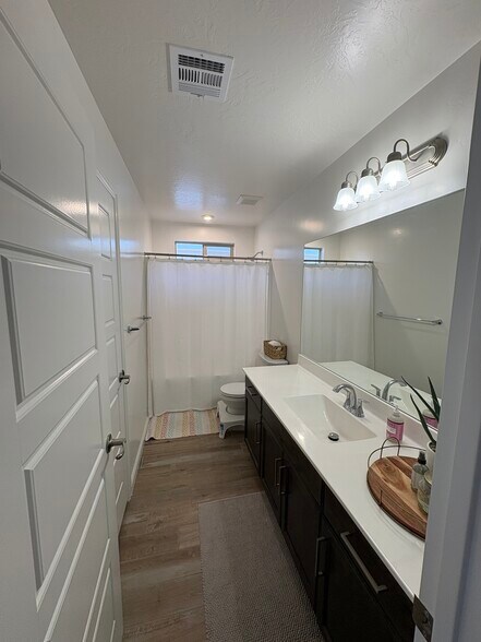 Building Photo - 391 S Deep Creek Dr