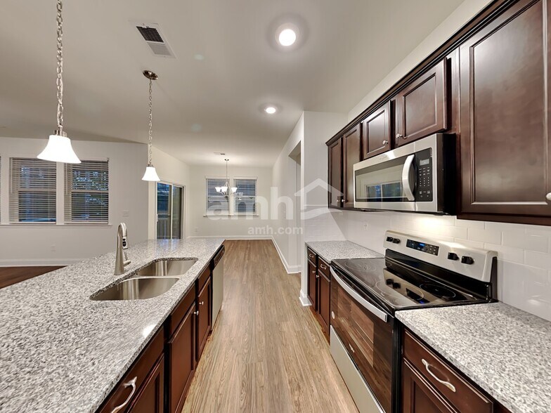 Building Photo - 728 Callan Ct