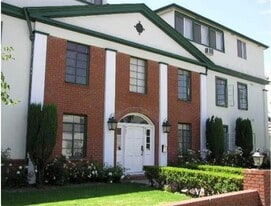 Doheny Court - 427 N Doheny Dr