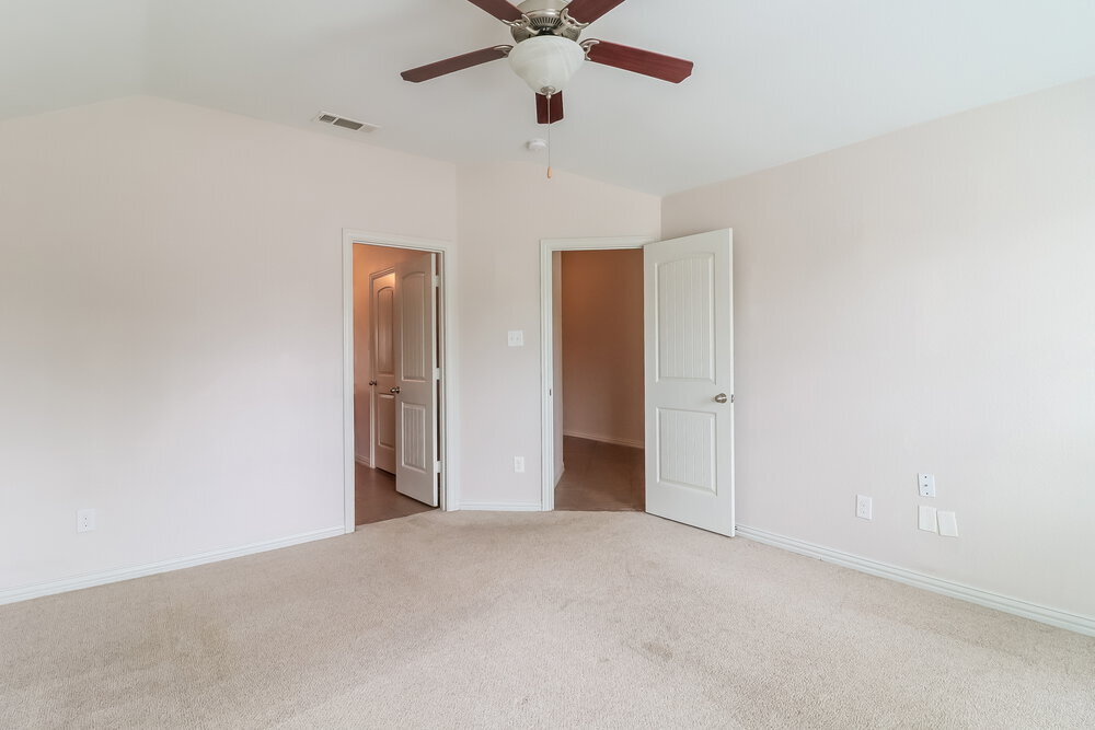 Building Photo - 7648 Hollow Point Dr